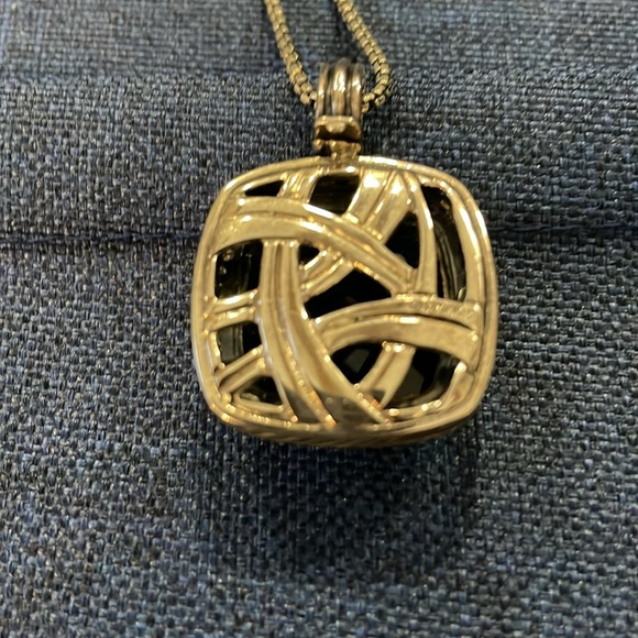 Absolutely Beautiful David Yurman Hampton Blue Topaz Pendant with Diamonds. - Picture 4 of 10